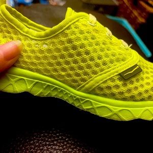 Wave runner shoes